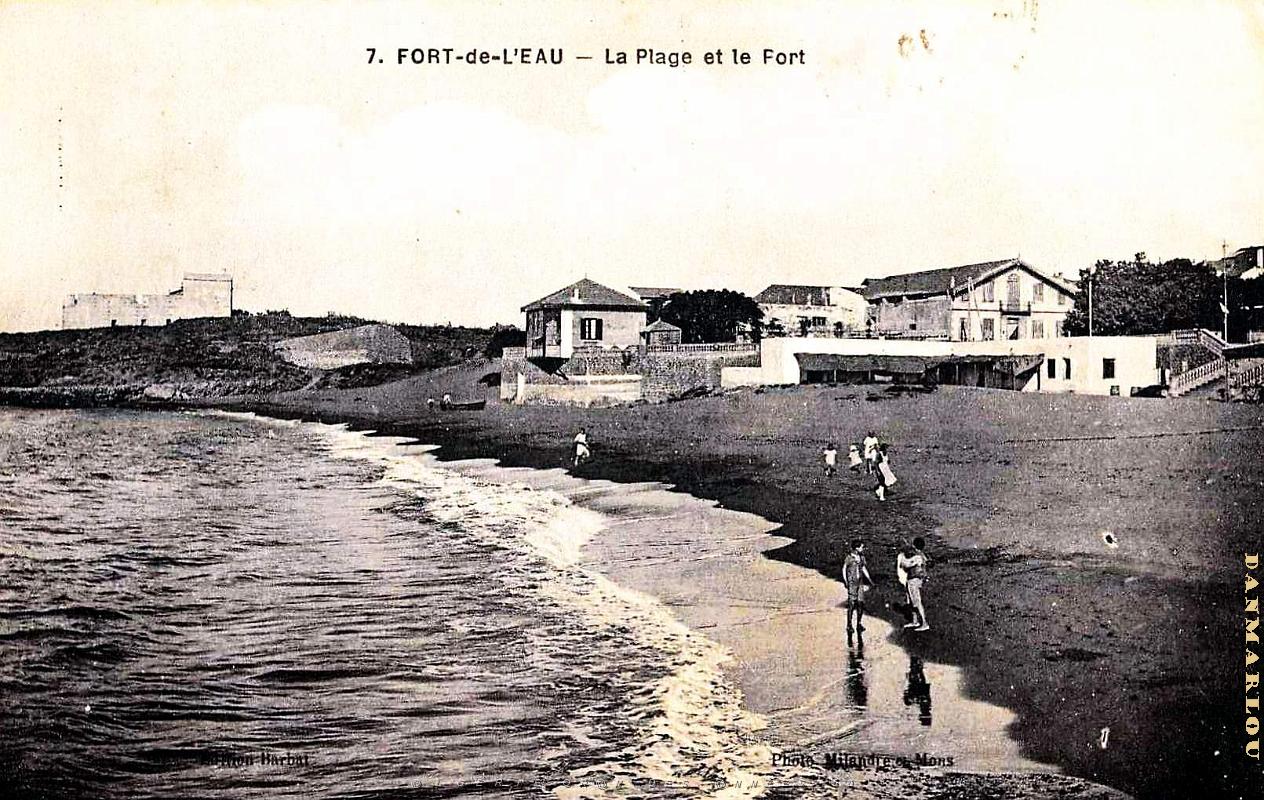 Fort-de-L'eau - Plage et Fort.jpg